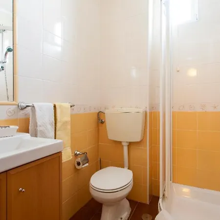 Casa De Apartamento *